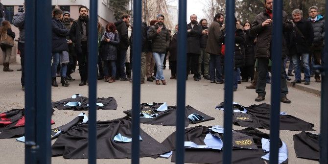 Cebeci Kampüsü’nde Khk Protestosuna Polis Müdahale Etti