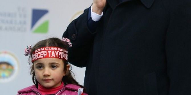 Başbakan Yıldırım Kürsüde Telefonla Konuştu