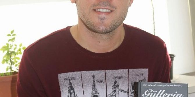 Atanamayan Edebiyat Öğretmeni Şiir Kitabı Çıkardı