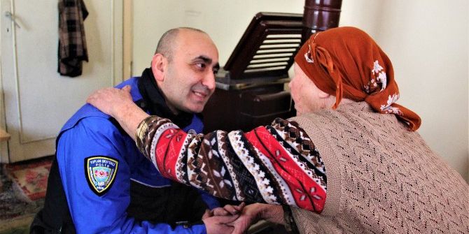 Polis Ekipleri Kimsesiz Ve Yaşlı Vatandaşların Kapısını Çaldı