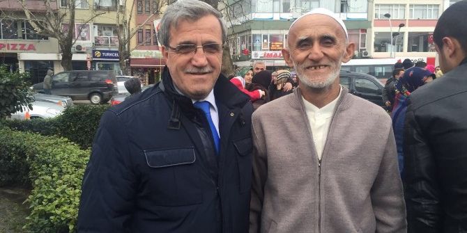 Akyazı’dan Umre’ye Dualarla Uğurlandı