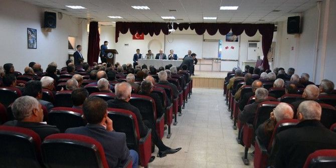 Birecik Kaymakamı Muhtarlarla Buluştu