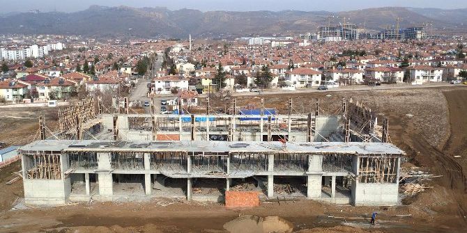 Elazığ’da 15 Temmuz Şehitleri Spor Salonunun İnşası Devam Ediyor
