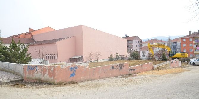 Çökme Riski Bulunan Kütüphane Binasındaki Yıkım Çalışmaları Tamamlandı