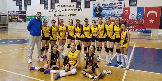 Bozüyük Belediyesi İdmanyurdu Spor Bayan Voleybol Takımı Rakibini 3-0 Yendi