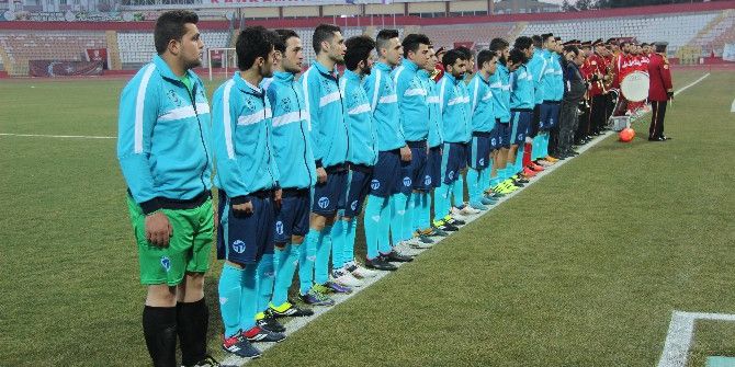 Şehit Ömer Halisdemir Maçında Dostluk Kazandı