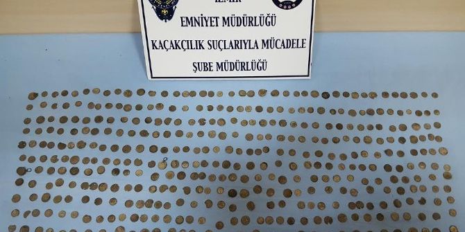 İzmir’de Osmanlı Dönemine Ait 498 Gümüş Akçe Ele Geçirildi