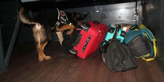 Kuşadası’nda Çeşitli Suçlardan Aranan 8 Kişi Yakalandı