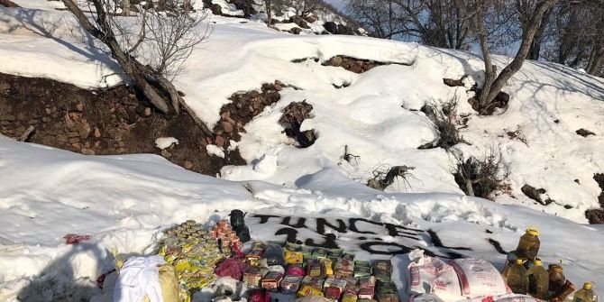 Tunceli’de Teröristlere Ait Sığınak Ve Çok Sayıda Malzeme Ele Geçirildi