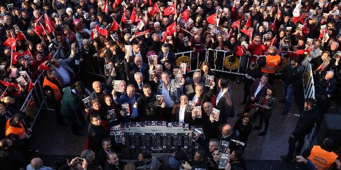 Buca’da 50 Bin Nutuk Ücretsiz Dağıtıldı