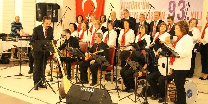 Söke’de Emeklilerden Atatürk’ün Anısına Thm Konseri