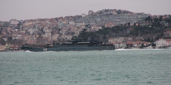 Rus Savaş Gemisi İstanbul Boğazı’ndan Geçti