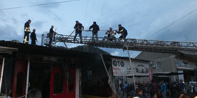 Marmaris’te Sanayi Sitesinde Yangın