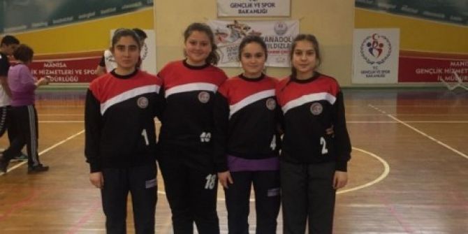 Selendili Badmintoncular Manisa Şampiyonu