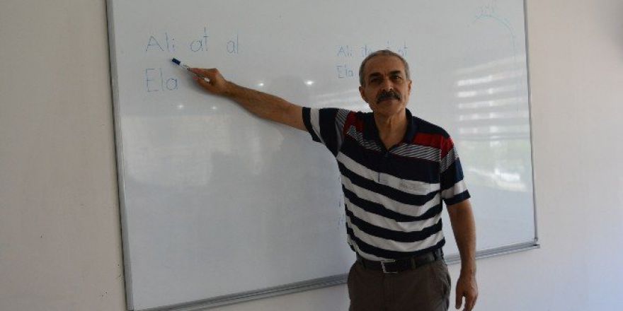 Yunusemre’de Okuma-yazma Bilmeyen Kalmayacak