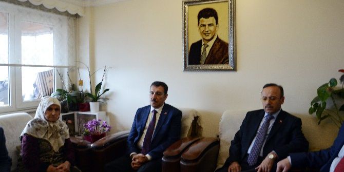 Bakan Tüfenkci’den Vefat Eden Belediye Başkanının Ailesine Taziye