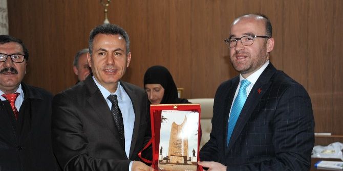 Başkan Yardımcısı Hayrettin Eldemir Muhtarlar İle Birlikte Vali Elban’ı Ziyaret Etti