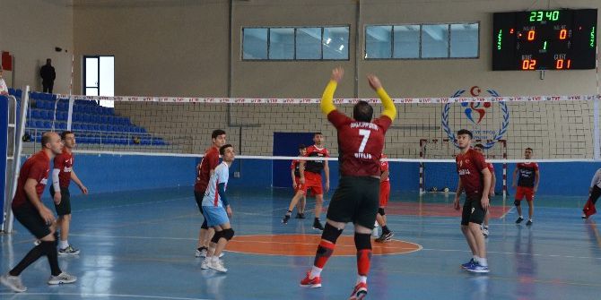 Bitlis Voleybolda Batman’ı 3-0 Yendi