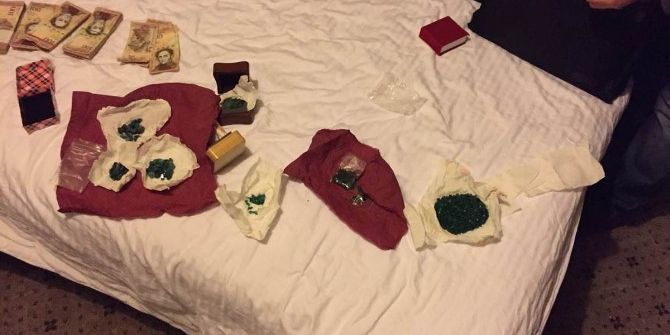 Hakkari’de 474 Gram Zümrüt Taşı Ele Geçirildi