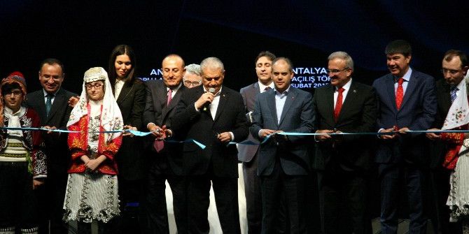 Başbakan Yıldırım: "Anayasa Değişikliğiyle Birlikte Artık Hiçbir Vesayetçi Güç Ülkeyi Geriye Götüremeyecek"