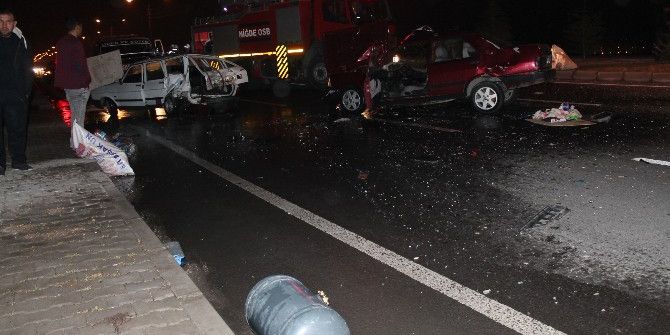 Hurdaya Dönen Otomobilin İçerisinden Sağ Çıktı