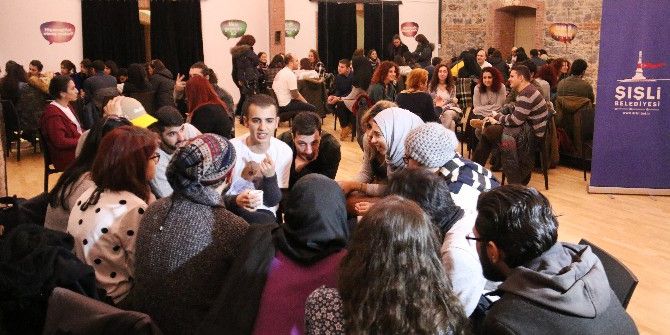 Şişli’deki Bu Kütüphanenin Kitapları İnsanlar Oldu