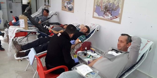 Bisikletliler Derneği Üyelerinden Kızılay’a Kan Bağışı