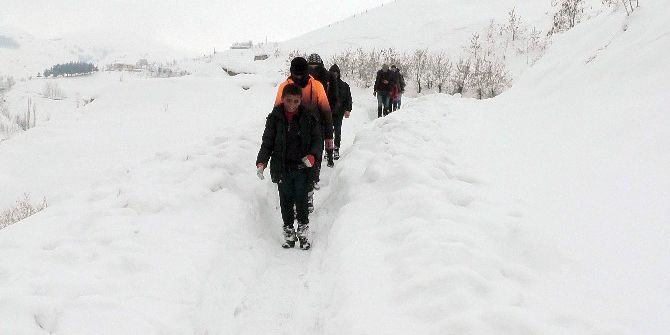 Öğrencilerin 7 Saatlik Zorlu Yürüyüşü