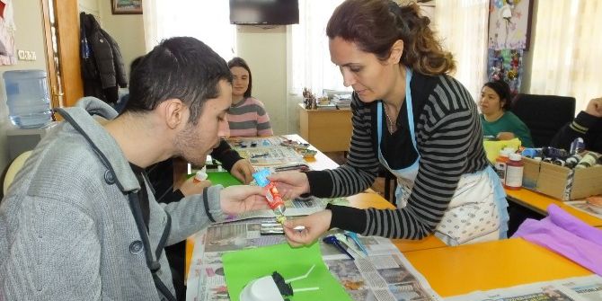 Burhaniye’ De Engeller Eğitimle Aşılıyor