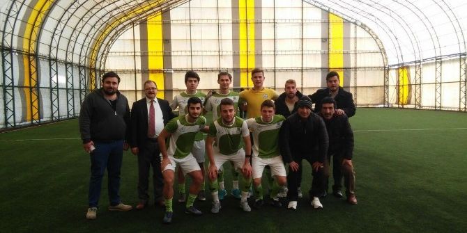 Burhaniye’de Şarköy Mahalle Liginde Yoluna Devam Ediyor