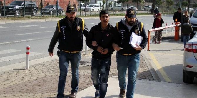 Alanya’da 4 Ayrı Suçtan Aranan Şüpheli Suçüstü Yakalandı