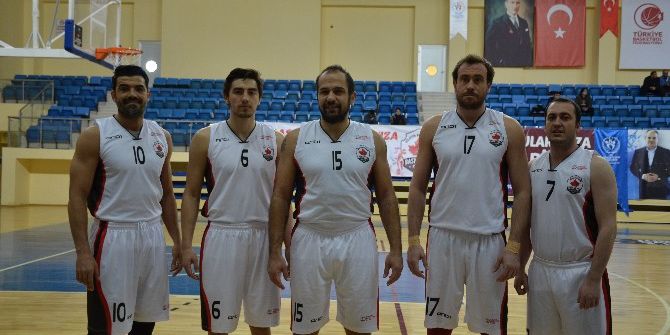 Bilecik Belediyesi Basketbol Kulübü’nde Kan Kaybı Sürüyor