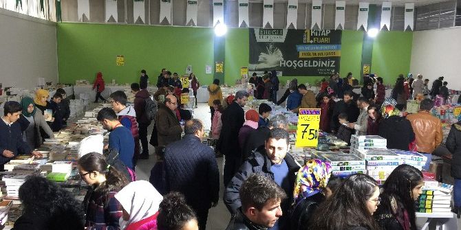 Ereğli’de 1. Kitap Fuarında Yazarlardan Söyleşi