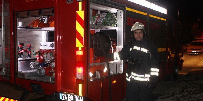 Yangında Kuşlar Tahliye Edildi