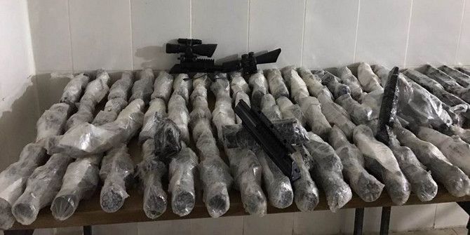 Pkk’ya Götürülmek İstenilen 54 Adet Kalaşnikof Dürbünü, 62 Adet Kalaşnikof Silahına Monte Hamlesi Ele Geçirildi. (Yeniden)