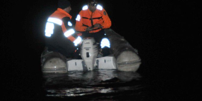 Balık Tutmaya Çıkan 4 Arkadaşın Teknesi Battı: 2 Kişi Kayıp