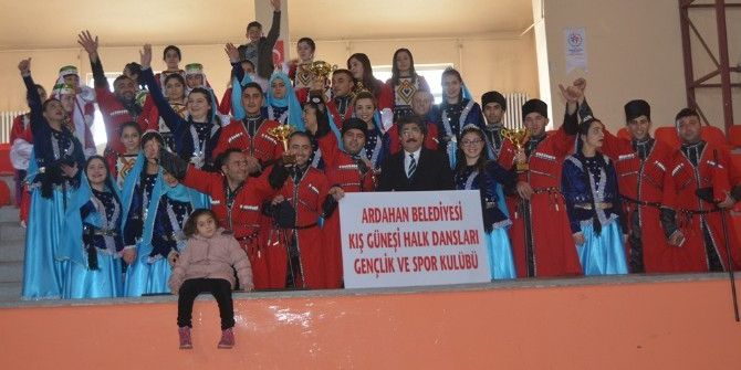 Ardahan Belediyesi Kış Güneşi Halk Oyunları Gençlik Ve Spor Kulübü Rüzgarı Esti