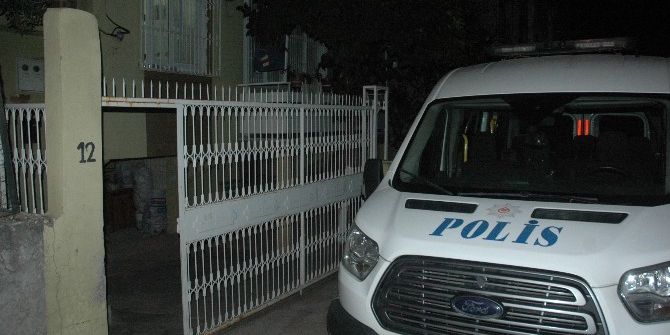 Maskeli Kişi, Girdiği Evdeki Kadını Bıçakladı