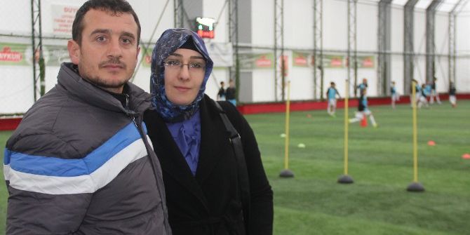 Eşinden Antrenör Kocaya Büyük Destek