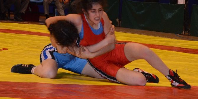 Minderin Prensesleri Aydın’da Parladı