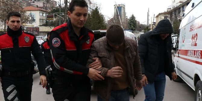 Şehrin Göbeğinde Güpe Gündüz Define Arayınca Polise Yakalandılar