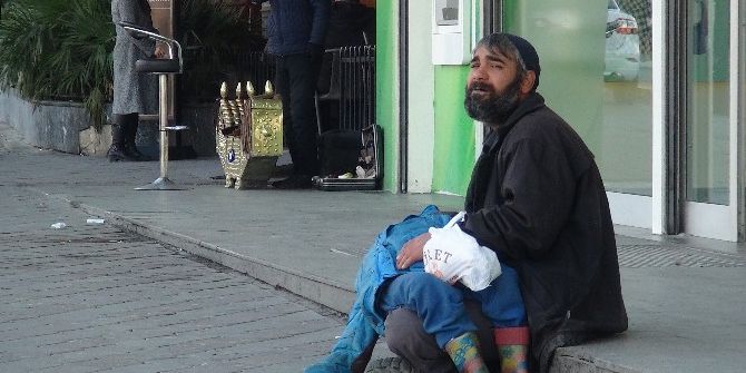 Taksim’de Vicdansız “Baba” Oğlunu Bayıltarak Böyle Dilendirdi