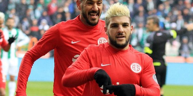 El Kabir İlk Maçında Golünü Attı