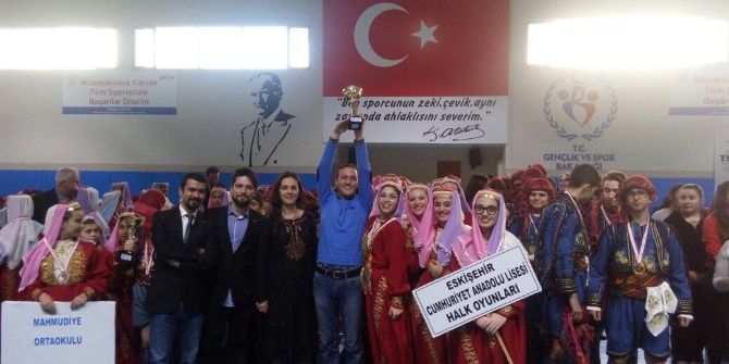 Cumhuriyet Anadolu Lisesi 3 Kategoride Birinci