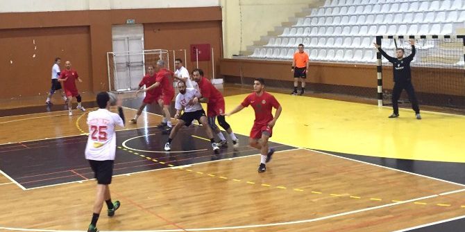 Karşıyaka’nın Hentbolcuları Zirvede