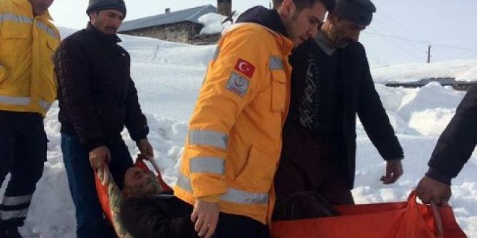 Karla Mücadele Ekipleri Kapalı Köy Yollarını Açıyor