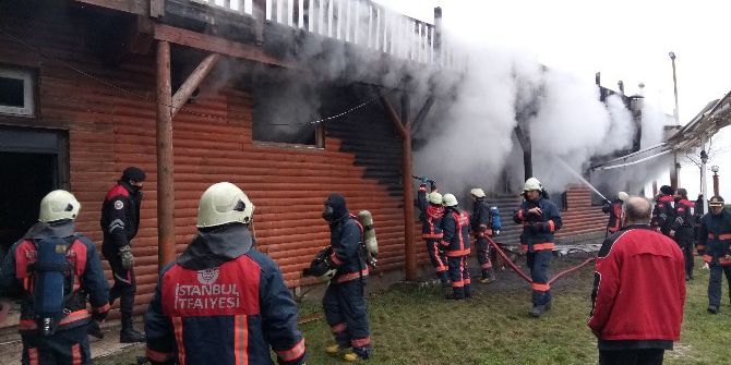 Ormanlık Alandaki Restoranda Yangın