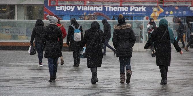 İstanbul’da Kar Yağışı Etkisini Gösterdi