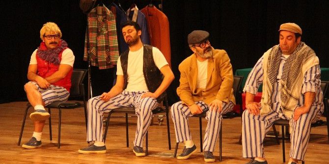 ’Pijamalı Adamlar’ Bergama’da Kırdı Geçirdi