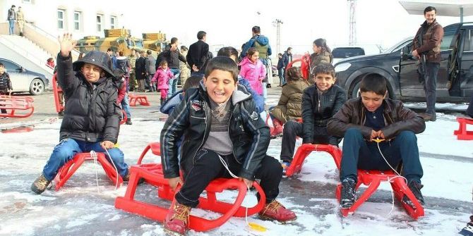 Ercişli Çocuklara Pendik’ten 500 Kızak